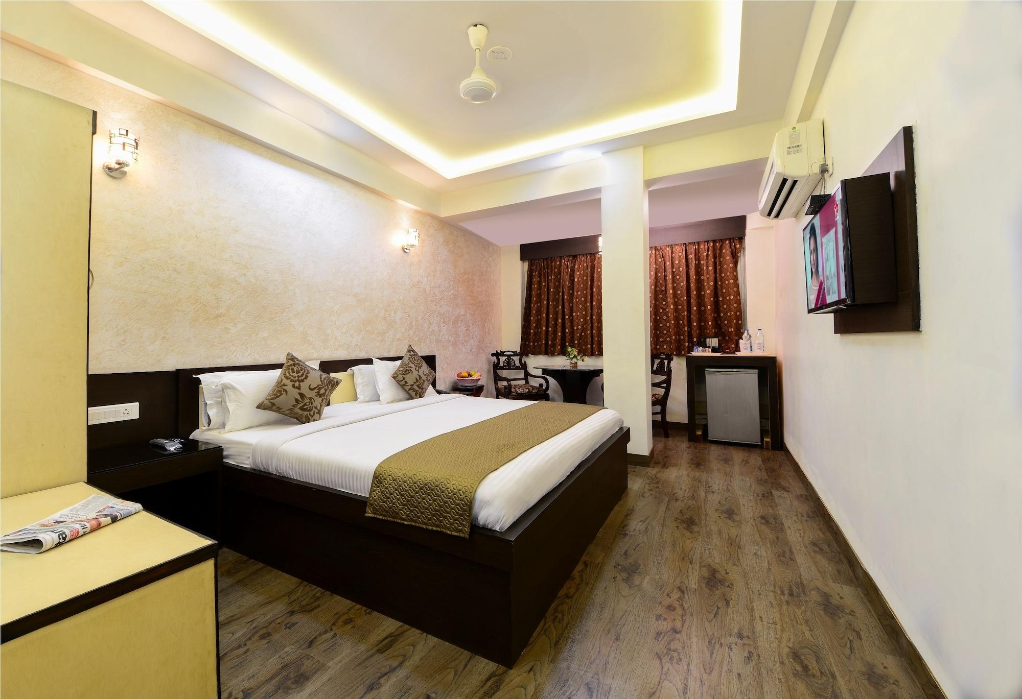 Ashish Palace Hotel 3*
