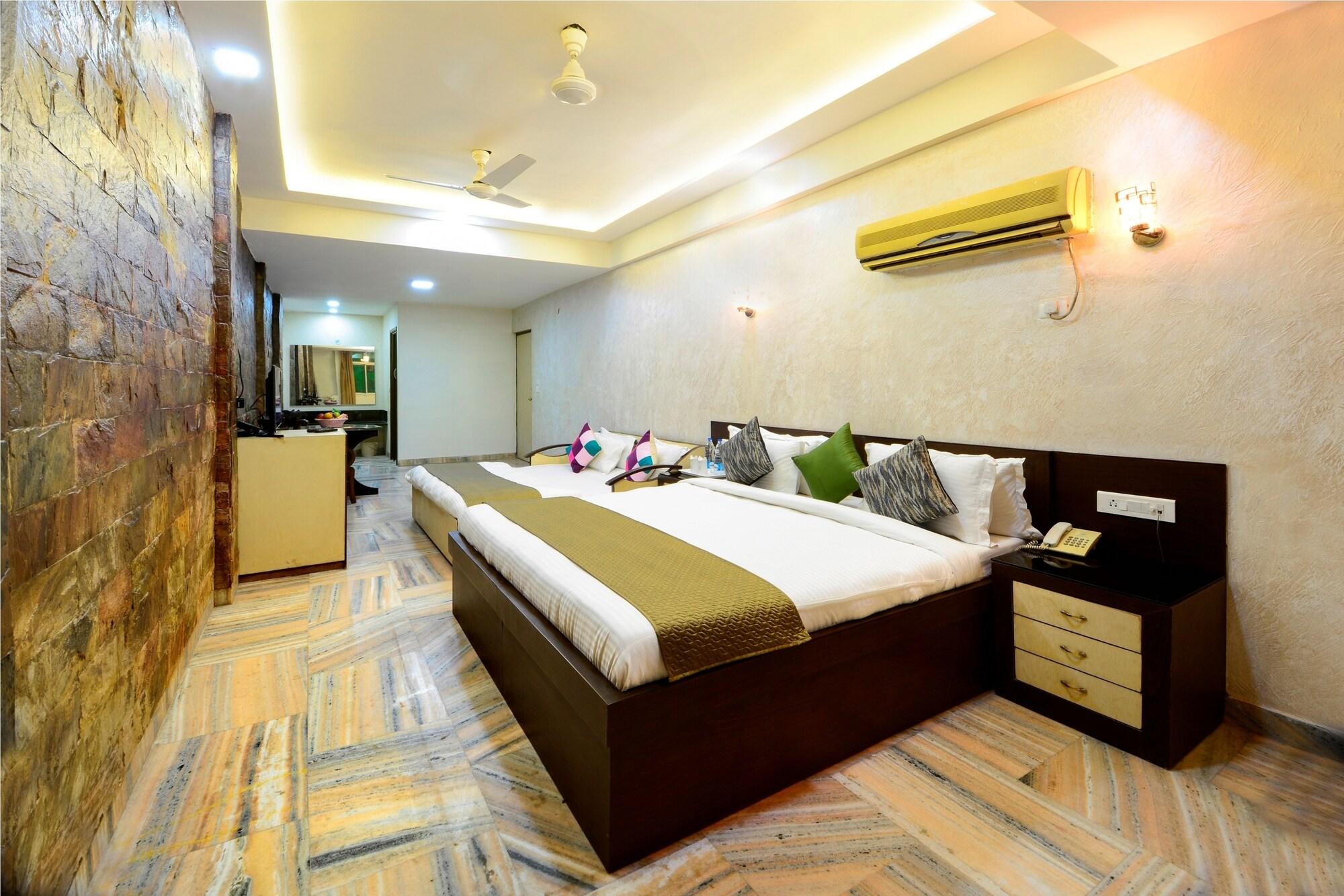 Ashish Palace Hotel