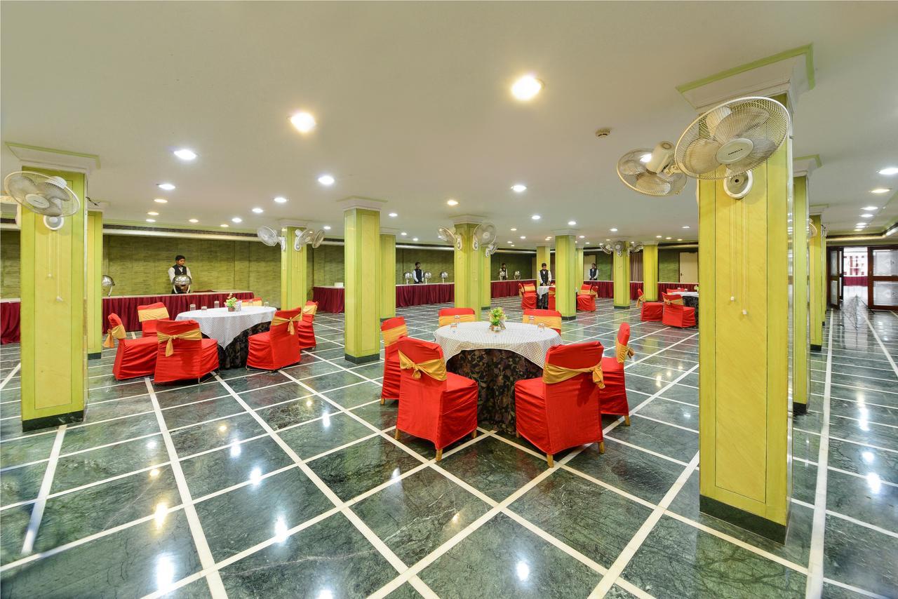 Ashish Palace Hotel 3*